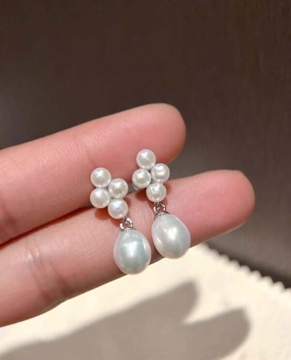 Natural freshwater pearl earrings